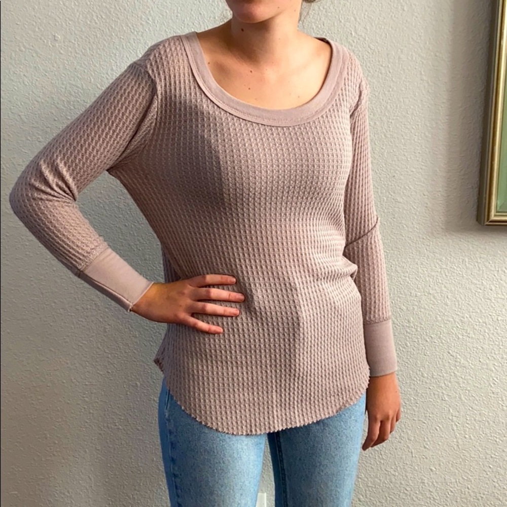 URBAN OUTFITTERS Medium Waffle Weave long sleeve